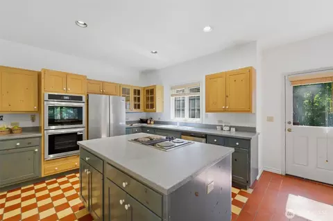 Kitchen - 306 Keach Loop, Steilacoom, WA 98388 photo 3 of 4