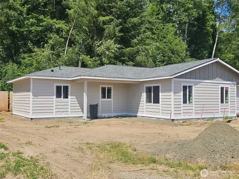 17 Pebble Creek Ct, Elma, WA 98541