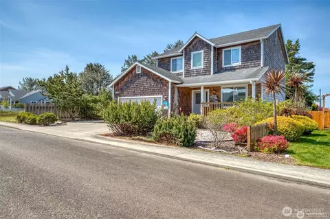 2705 N Sea Crest Ave, Long Beach, WA 98631