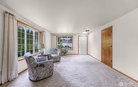 Living - 112 W 2nd St #A, Everson, WA 98247 photo 3 of 6