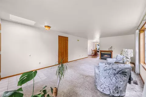 Living - 112 W 2nd St #A, Everson, WA 98247 photo 5 of 6