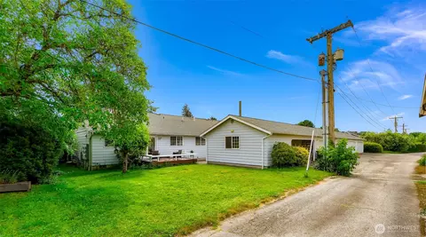 Exterior - 112 W 2nd St #A, Everson, WA 98247 photo 9 of 11