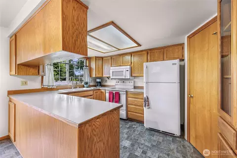 Kitchen - 112 W 2nd St #A, Everson, WA 98247 photo 2 of 4