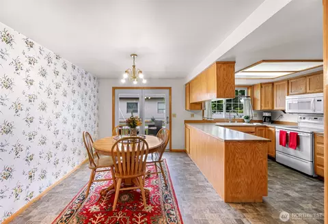 Dining - 112 W 2nd St #A, Everson, WA 98247 photo 2 of 4