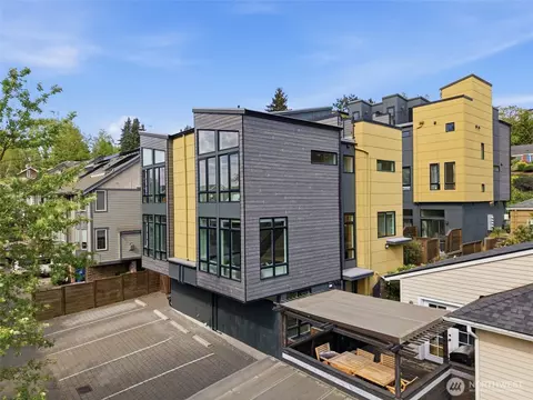 3011 30th Ave W #A, Seattle, WA 98199