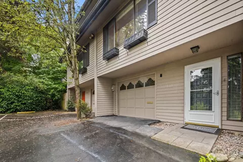 7639 SE 29th St, Mercer Island, WA 98040