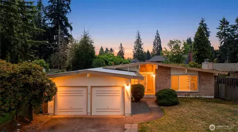 26607 Manchester Ct, Kent, WA 98032
