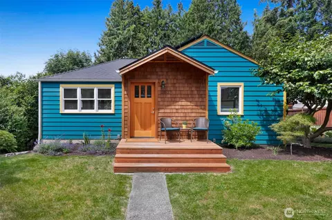 11527 39th Ave NE, Seattle, WA 98125