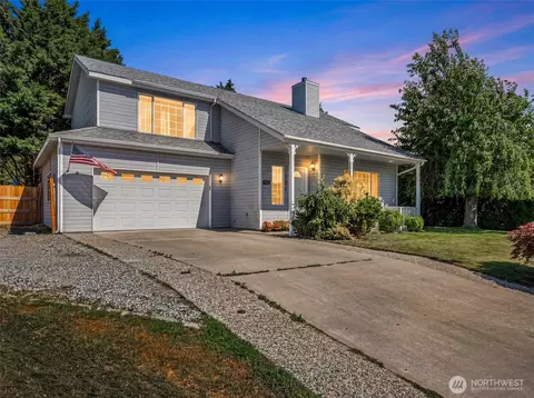 121 Manhattan Sq, East Wenatchee, WA 98802