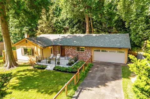 1983 Cedar Park Dr, Point Roberts, WA 98281