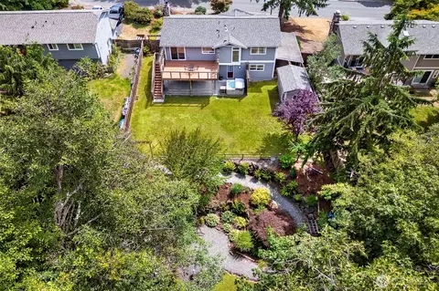 View/Area - 10152 NE 204th St, Bothell, WA 98011 photo 1 of 2