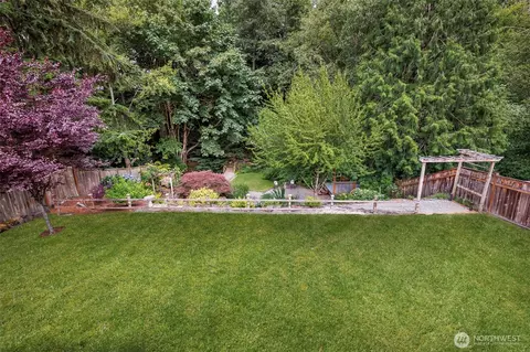 Exterior - 10152 NE 204th St, Bothell, WA 98011 photo 8 of 9