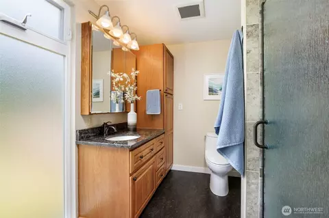 Bath - 10152 NE 204th St, Bothell, WA 98011 photo 1 of 3