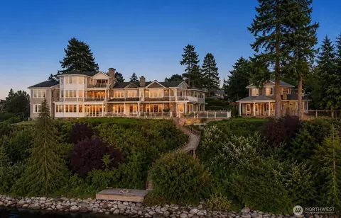 1114 B Ave, Anacortes, WA 98221