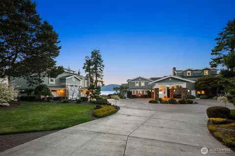 1114 B Ave, Anacortes, WA 98221