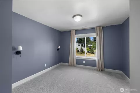 Bedroom - 23433 3rd Ave SE, Bothell, WA 98021 photo 4 of 8