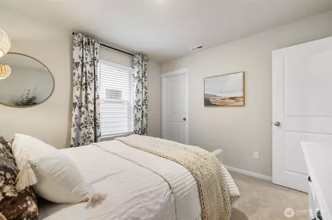 Bedroom - 507 186th Pl SW, Bothell, WA 98012 photo 4 of 7