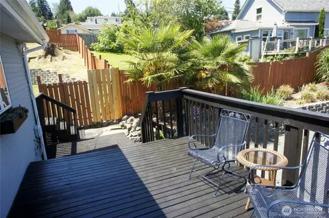 Exterior - 5305 S 3rd Ave, Everett, WA 98203 photo 6 of 7