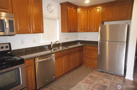 Kitchen - 5305 S 3rd Ave, Everett, WA 98203 photo 3 of 3
