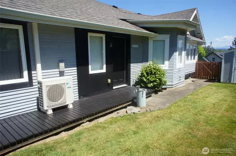 Exterior - 5305 S 3rd Ave, Everett, WA 98203 photo 5 of 7