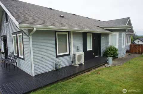 Exterior - 5305 S 3rd Ave, Everett, WA 98203 photo 3 of 7