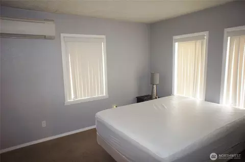 Bedroom - 5305 S 3rd Ave, Everett, WA 98203 photo 3 of 5