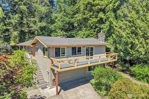 111 Gamble Ln, Port Ludlow, WA 98365