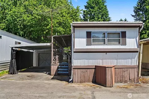 10515 Woodinville Dr #4, Bothell, WA 98011