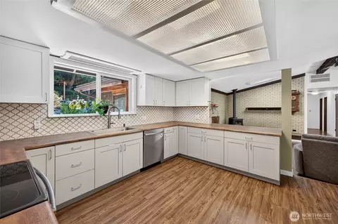 Kitchen - 21005 197th Ave E, Orting, WA 98360 photo 1 of 3