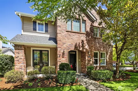 1714 11th Ave NE, Issaquah, WA 98029