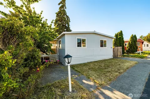 700 NW Crosby Ave #74, Oak Harbor, WA 98277