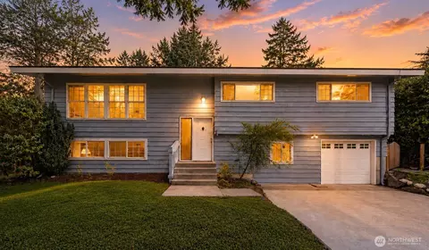 20310 5th Ave NW, Shoreline, WA 98177