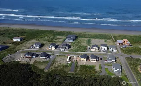 1505 Agate Ln, Westport, WA 98595