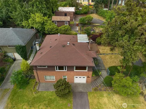 10323 48th Ave NE, Seattle, WA 98125