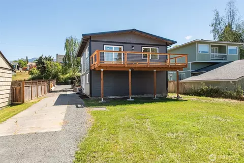320 E Lopez Ave, Port Angeles, WA 98362