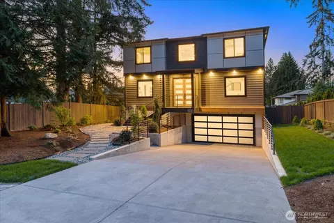 12226 NE 70th St, Kirkland, WA 98033