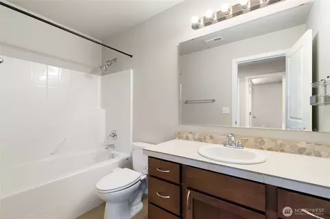 Bath - 16314 5th Ave SE, Bothell, WA 98012 photo 5 of 5