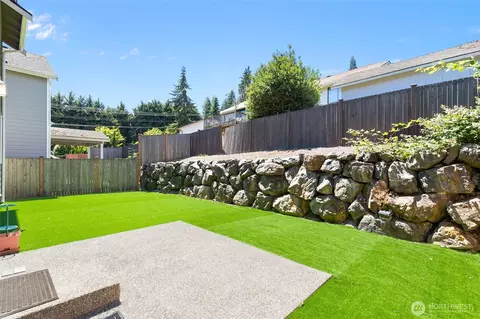 Exterior - 16314 5th Ave SE, Bothell, WA 98012 photo 4 of 6