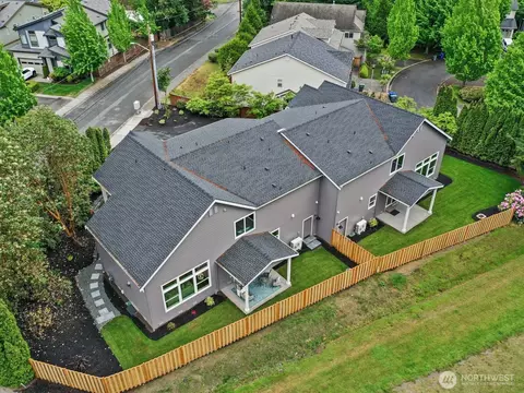 9207 NE 175th St #A, Bothell, WA 98011