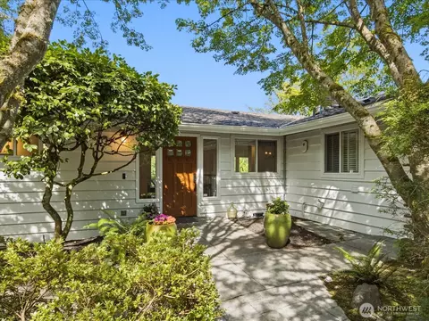 12428 68th Ave NE, Kirkland, WA 98034