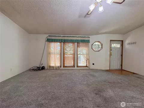 21621 186th St E, Orting, WA 98360 photo 3