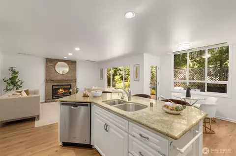 Kitchen - 19303 Meridian Pl W, Bothell, WA 98012 photo 3 of 3