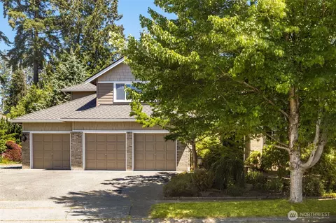 Exterior - 19303 Meridian Pl W, Bothell, WA 98012 photo 2 of 6