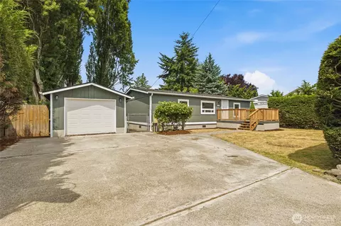 517 1st Ave E, Pacific, WA 98047