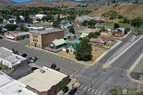 112 3rd Ave S, Okanogan, WA 98840