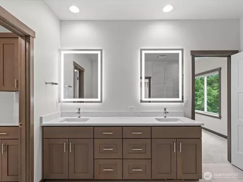 Bath - 9207 NE 175th St #B, Bothell, WA 98011 photo 5 of 7