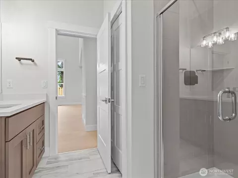 Bath - 9207 NE 175th St #B, Bothell, WA 98011 photo 2 of 7
