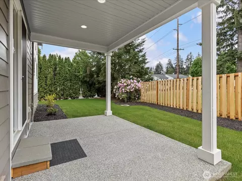 Exterior - 9207 NE 175th St #B, Bothell, WA 98011 photo 2 of 4