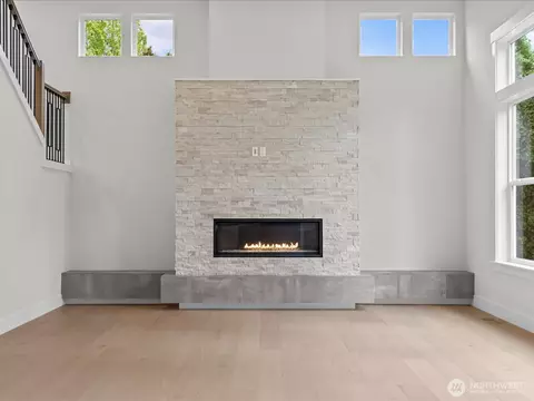 Living - 9207 NE 175th St #B, Bothell, WA 98011 photo 3 of 4