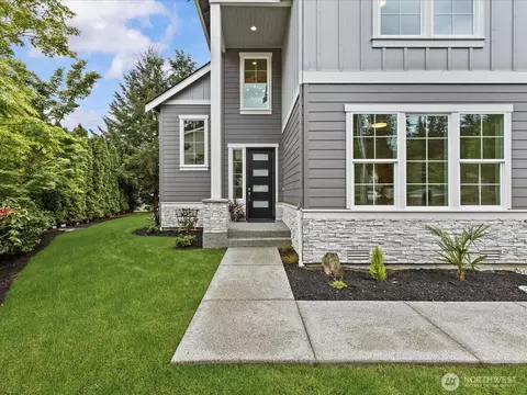 Exterior - 9207 NE 175th St #B, Bothell, WA 98011 photo 1 of 4